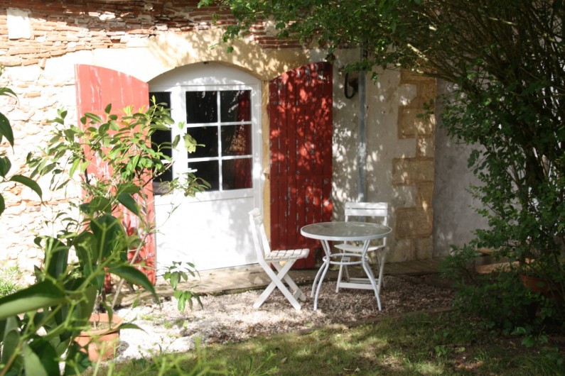 Location de vacances - Gîte à La Force - "Le Studio" entrée , terrasse