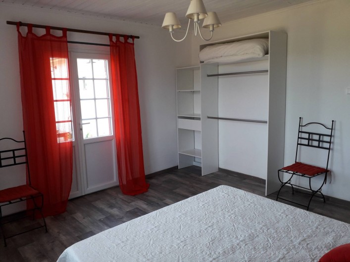 Location de vacances - Gîte à La Force - "Les Bricous" Chambre 1 (lit 160)