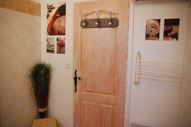 Location de vacances - Villa à Le Puy-Sainte-Réparade - salle d'eau