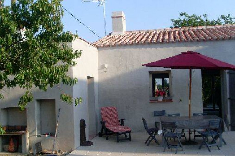 Location de vacances - Gîte à La Garnache - Terrasse avec barbecue et Salon de Jardin
