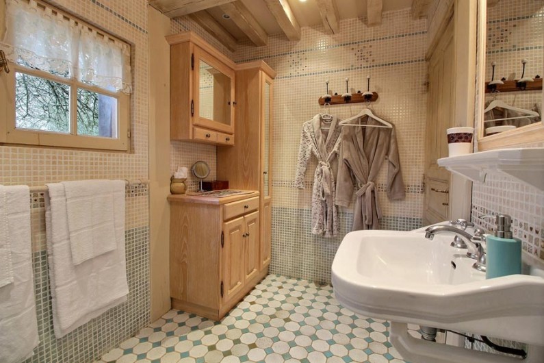 Location de vacances - Gîte à Les Champeaux - Chambre double literie 160 avec salle de bains et wc