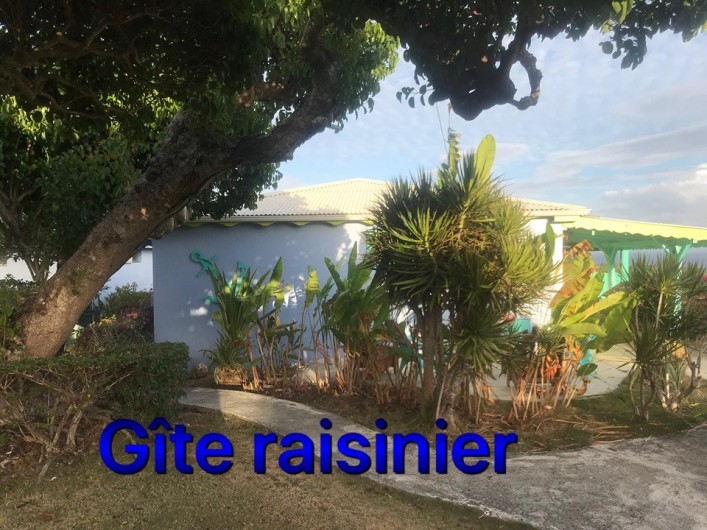 Location de vacances - Gîte à Sainte-Anne - gite pour 4 pers 2 chambres 2 salles d eau 2 wc