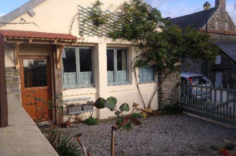 Location de vacances - Gîte à Saint-Georges-de-la-Rivière - cour fermée