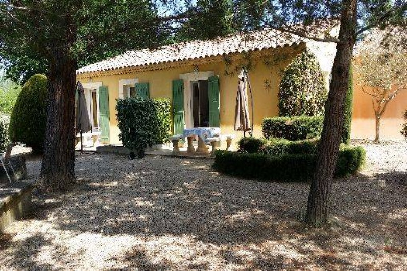 Location de vacances - Maison - Villa à Loriol-du-Comtat - Terrasses côté pinède