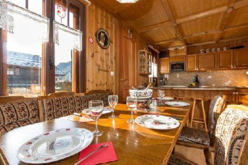 Location de vacances - Chalet à Chamonix-Mont-Blanc - Salle à manger au rez-de-chaussée