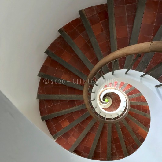 Location de vacances - Gîte à Sarrians - Escalier