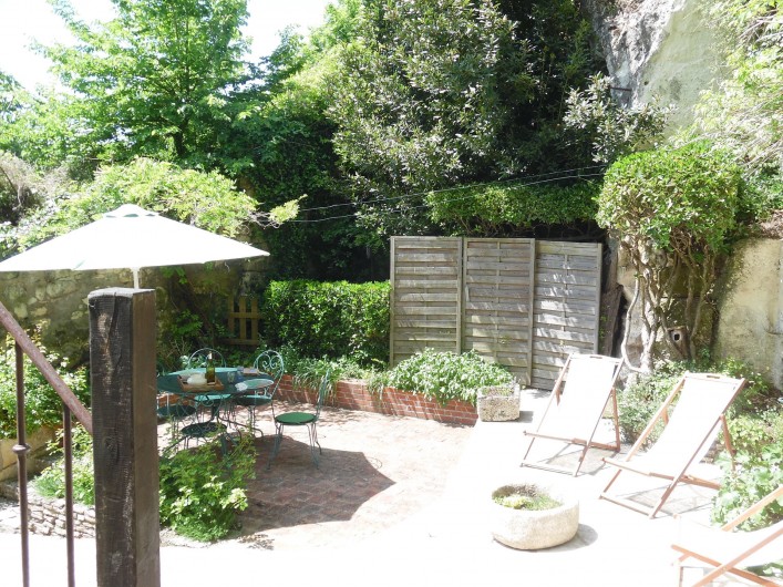 Location de vacances - Gîte à Montrichard - Cour privée , fleurie