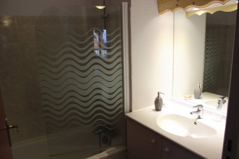 Location de vacances - Appartement à Saint-Sorlin-d'Arves - Salle de bain