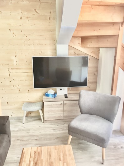 Location de vacances - Appartement à Saint-Sorlin-d'Arves - séjour écran LCD