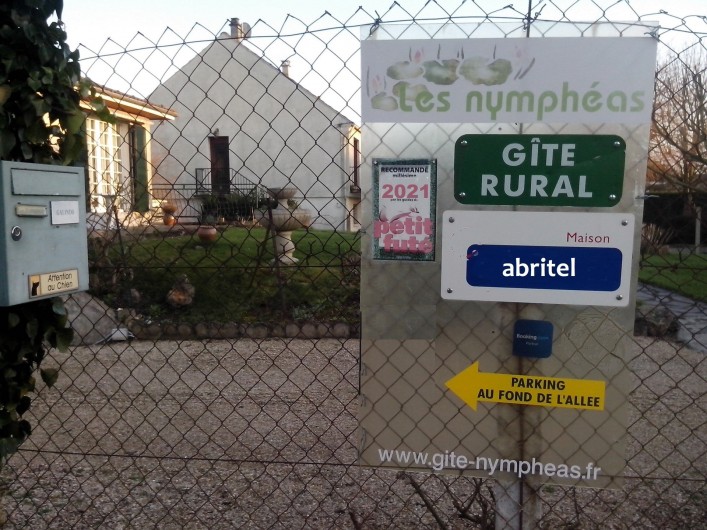 Location de vacances - Gîte à Crécy-la-Chapelle - panneaux