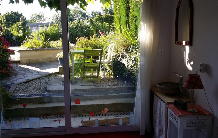Location de vacances - Gîte à Crécy-la-Chapelle - terrasse d'entrée