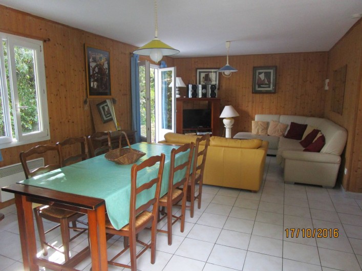 Location de vacances - Villa à La Cotinière - salle à manger/ salon