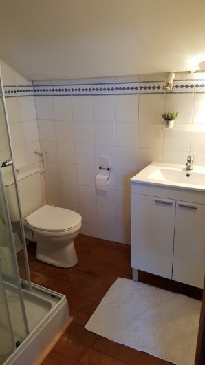 Location de vacances - Gîte à Aurillac - La Salle d'eau de la Chambre du Haut