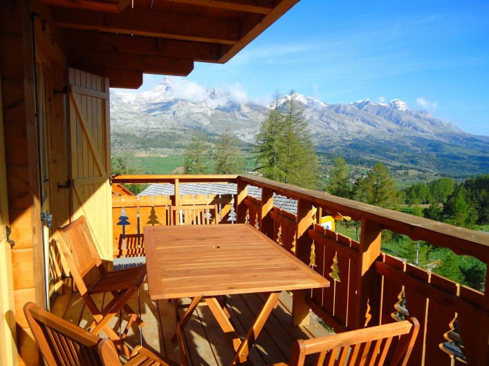 Location de vacances - Chalet à La Joue du Loup - Terrasse - vue montagne
