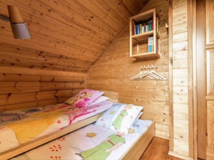 Location de vacances - Chalet à La Joue du Loup - Chambre avec lit gigognes transformable en lit double
