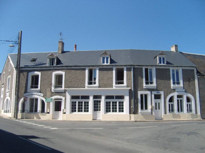 Location de vacances - Gîte à Sainte-Honorine-des-Pertes - Vue extérieure des 3 Gîtes