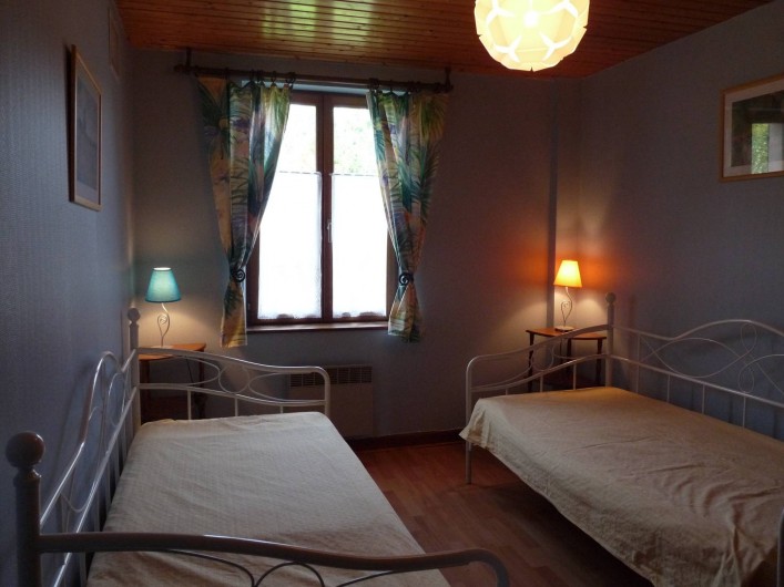 Location de vacances - Appartement à Ban-de-Laveline - chambre 2 lits une personne grand gite