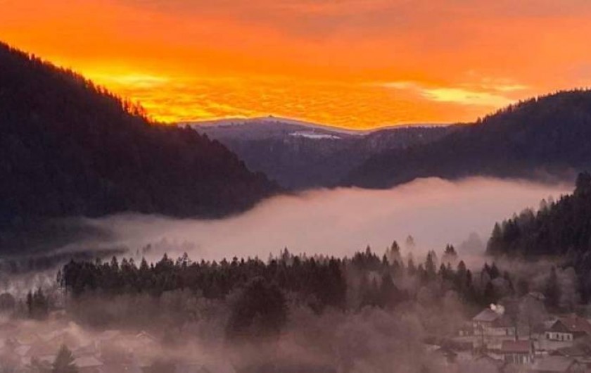 Location de vacances - Appartement à Ban-de-Laveline - coucher de soleil sur la ligne bleue des Vosges