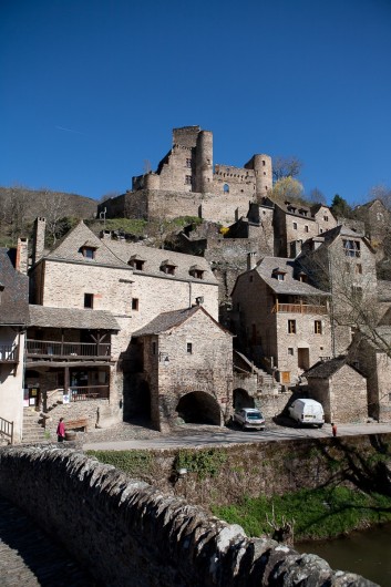 Location de vacances - Chalet à Rieupeyroux - Viollage médiéval de Belcastel