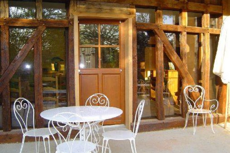 Location de vacances - Gîte à Outines - Terrasse ensoleillée