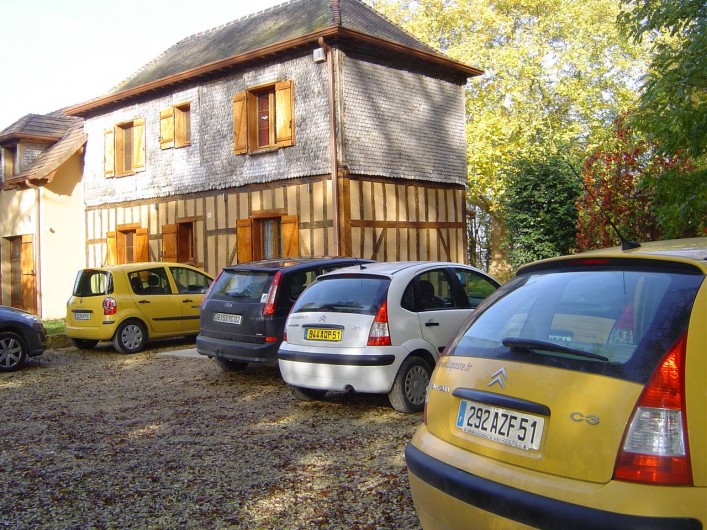 Location de vacances - Gîte à Outines - Parking clos