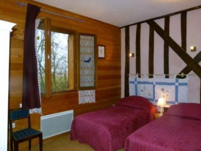 Location de vacances - Gîte à Outines - Chambre Le Renard Roux 2 lits jumeaux au 1er étage
