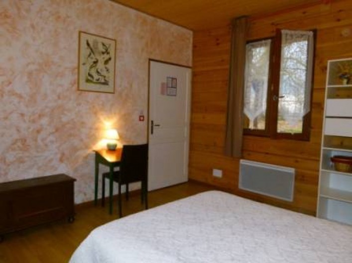 Location de vacances - Gîte à Outines - Chambre les Oies sauvages : 1 lit double + 1lit adaptée PMR