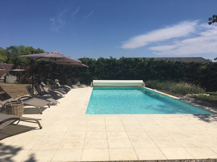 Location de vacances - Gîte à Lougratte - piscine à partager