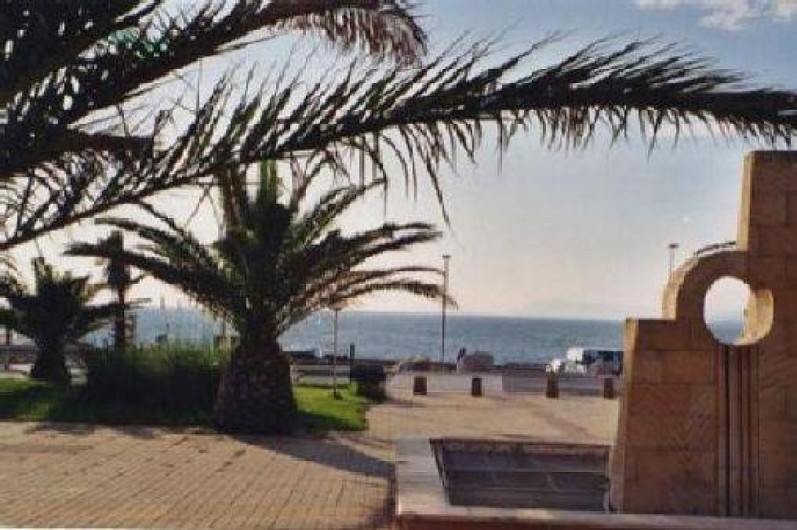 Location de vacances - Appartement à Six-Fours-les-Plages - L'entrée du domaine