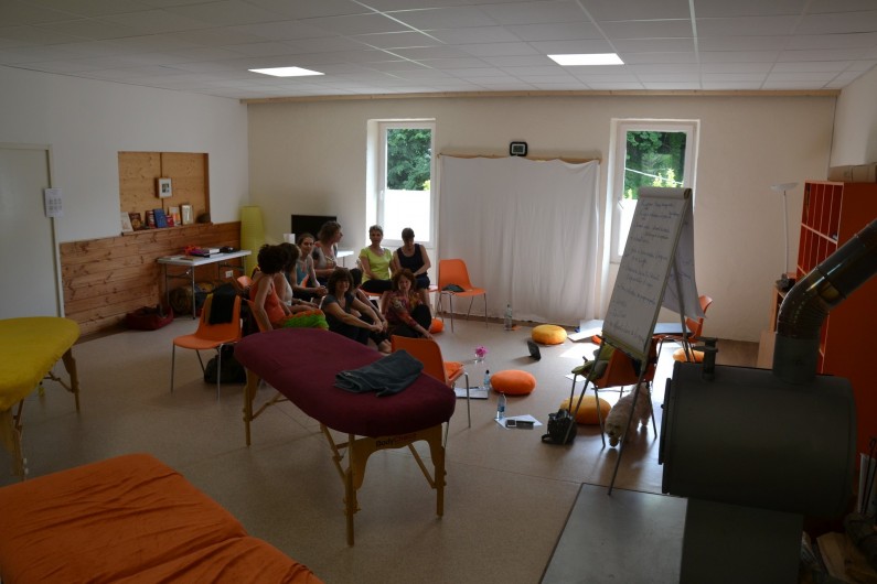 Location de vacances - Gîte à Antraigues-sur-Volane - Formations Massage  Marie Pierre SAVARY 33 (0)6 80 10 06 86