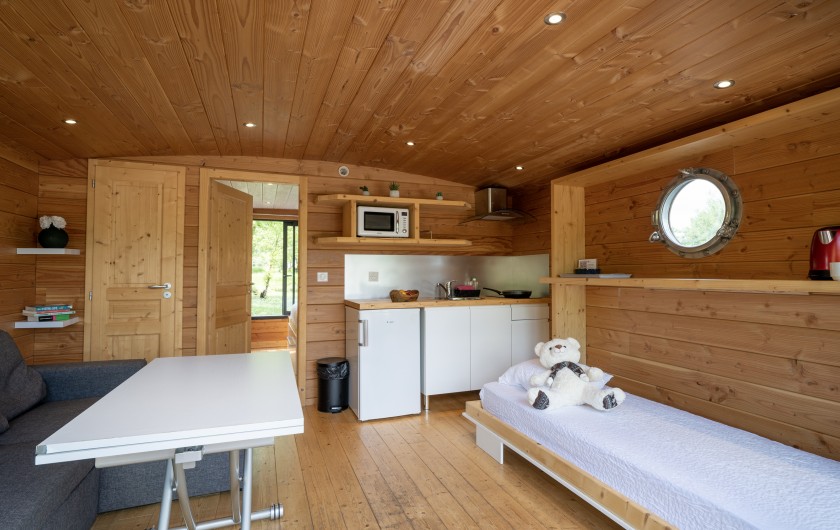 Location de vacances - Bateau à Chamberet - Séjour