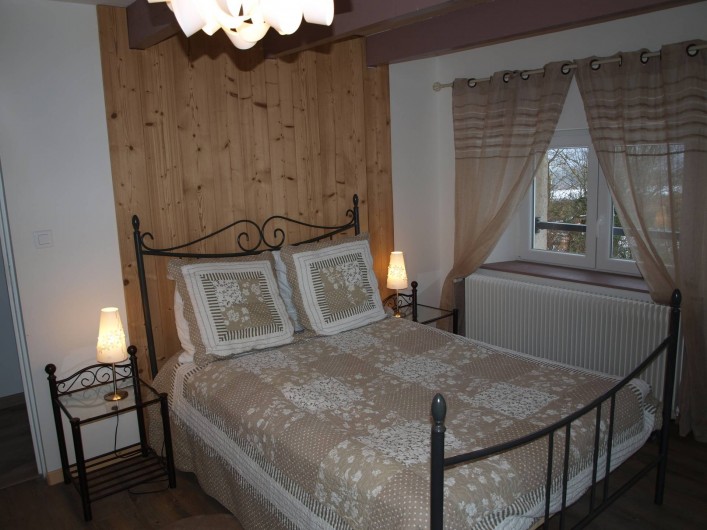 Location de vacances - Gîte à Corcieux - La chambre de SO à l'étage