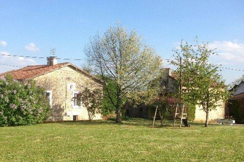 Location de vacances - Gîte à Corgnac-sur-l'Isle - Vue du pré
