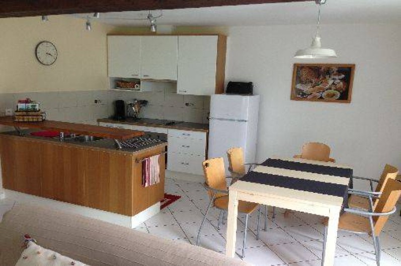 Location de vacances - Gîte à Corgnac-sur-l'Isle - coin cuisine / salle à manger