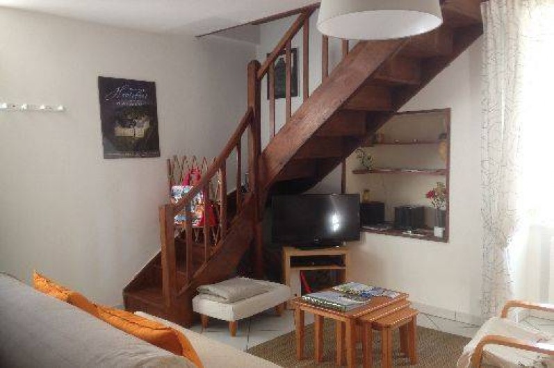 Location de vacances - Gîte à Corgnac-sur-l'Isle - Salon - Pas d'accès à l'étage supérieur ( grenier )