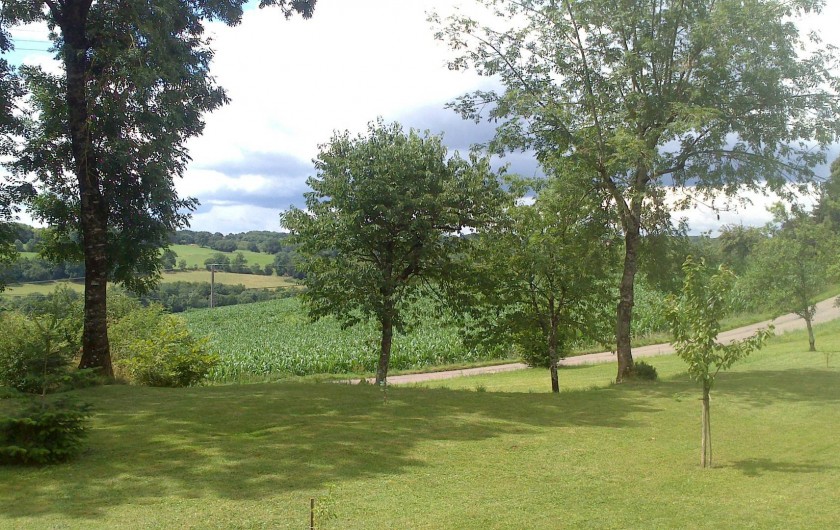 Location de vacances - Gîte à Corgnac-sur-l'Isle - Vue de la place du hameau