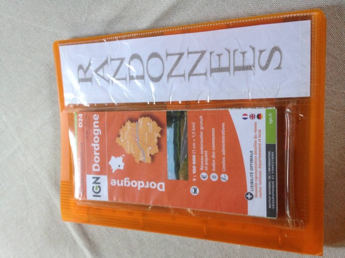 Location de vacances - Gîte à Corgnac-sur-l'Isle - Guide de randonnée avec cartes à disposition des chemins de randonnée