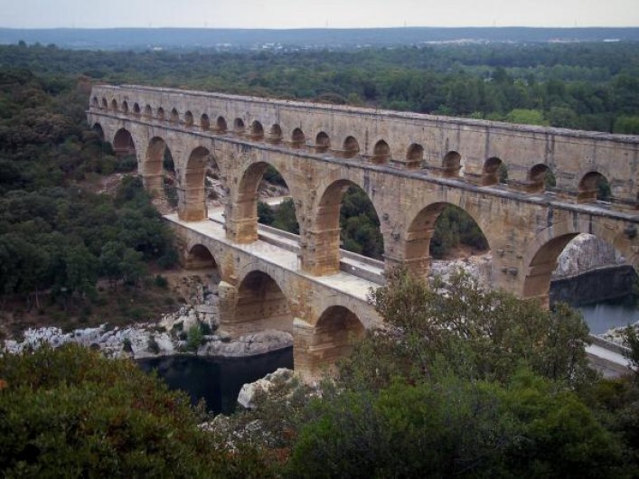 Location de vacances - Gîte à Tharaux - Le magnifique Pont du Gard, chef d'oeuvre des Romains