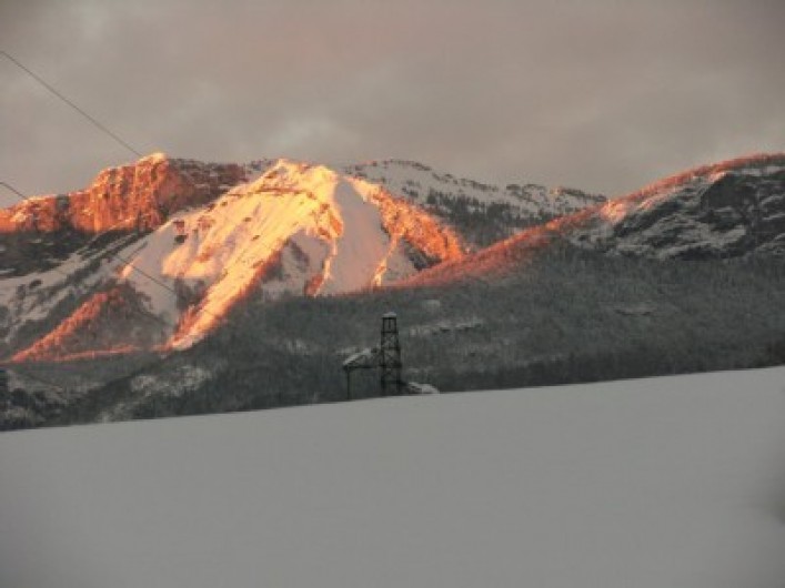 Location de vacances - Appartement à Thônes - Couché de soleil sur les montagnes vue de la location