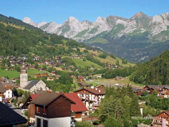 Location de vacances - Appartement à Thônes - La station  familiale du Grand Bornand à 13 km de la location