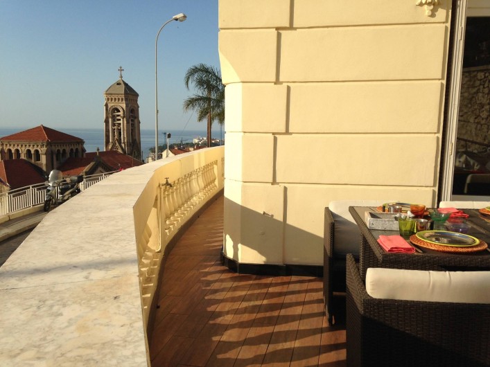 Location de vacances - Appartement à Monaco-Ville - petit déjeuner au soleil ds le grand appartement