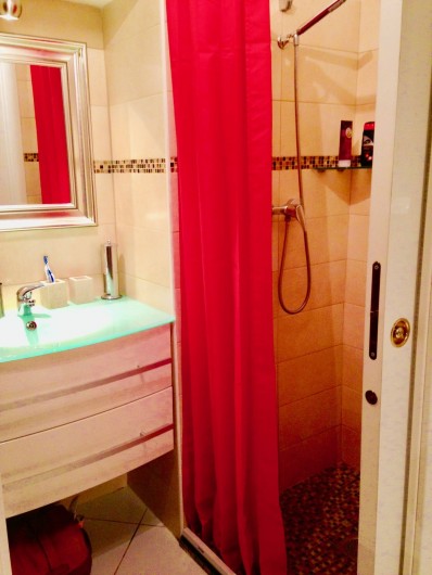 Location de vacances - Appartement à Monaco-Ville - salle d'eau grande douche
