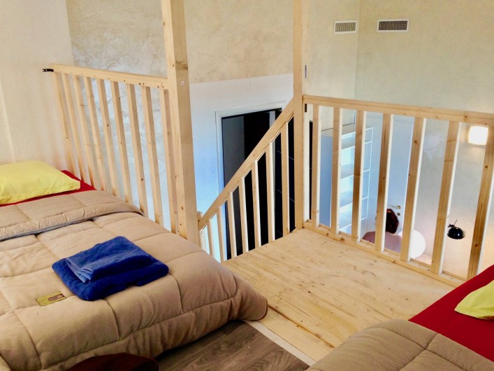 Location de vacances - Appartement à Monaco-Ville - l'autre lit du haut ds mezzanine escalier très facile à monter et descendre