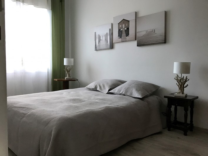 Location de vacances - Villa à Blonville-sur-Mer - Chambre du rez-de-chaussée lit 160X200