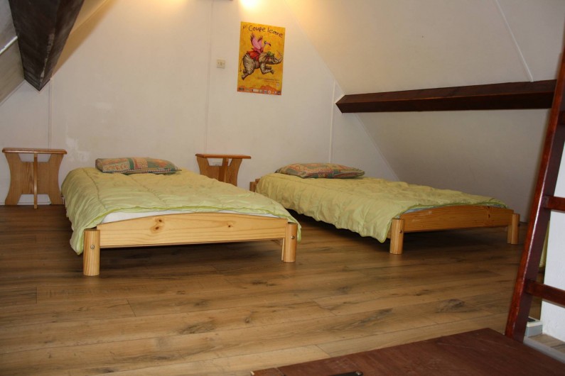 Location de vacances - Chalet à Saint-Hilaire - chambre mansardée