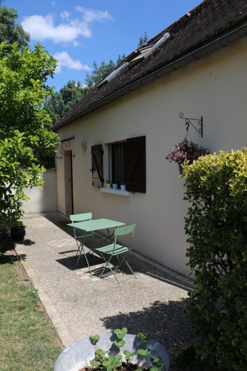 Location de vacances - Appartement à Nazelles-Négron - Terrasse avant