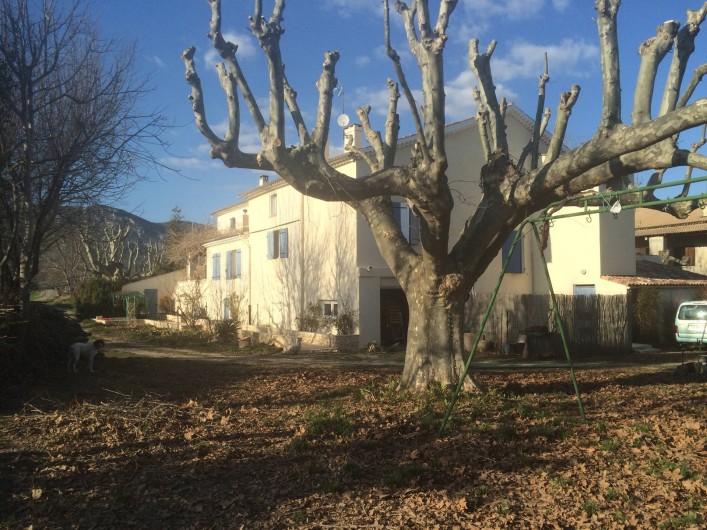 Location de vacances - Appartement à Manosque - Vue de l'arrière de la Bastide