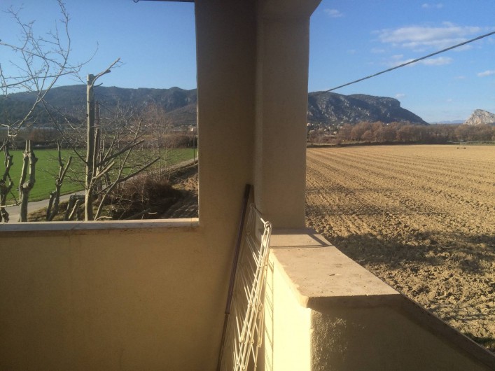 Location de vacances - Appartement à Manosque - La vue de la terrasse du gîte.