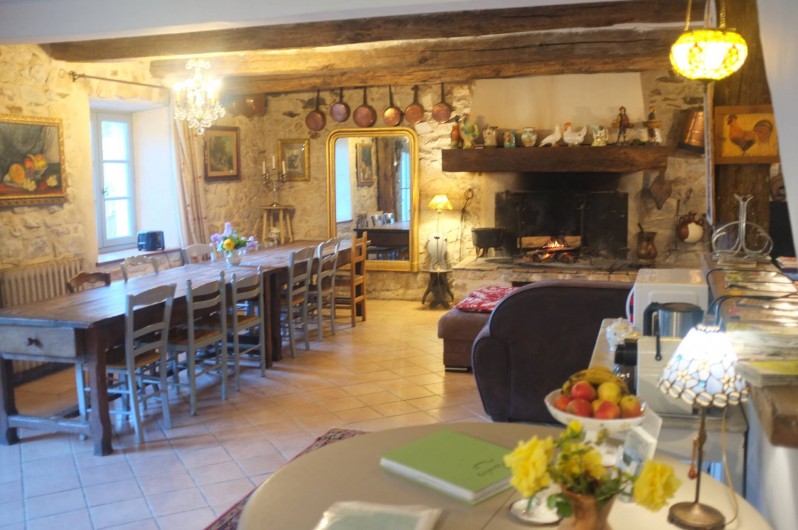 Location de vacances - Mas à Courniou - La salle à manger
