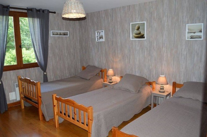 Location de vacances - Maison - Villa à Mauzac-et-Grand-Castang - chambre enfants 1er étage